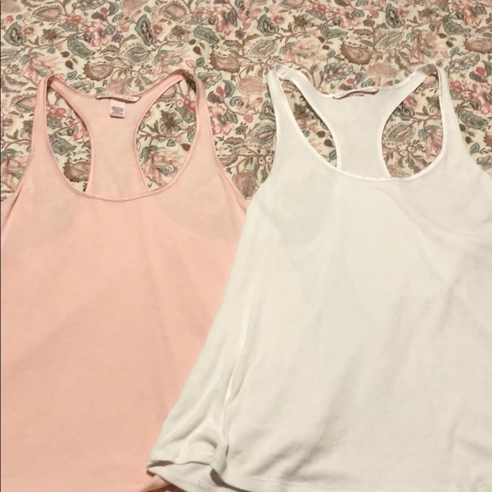 🌼 Victoria’s Secret tanks!!